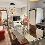 Luna Solo Familias Y Parejas كونيل ذي لا فرونتيرا